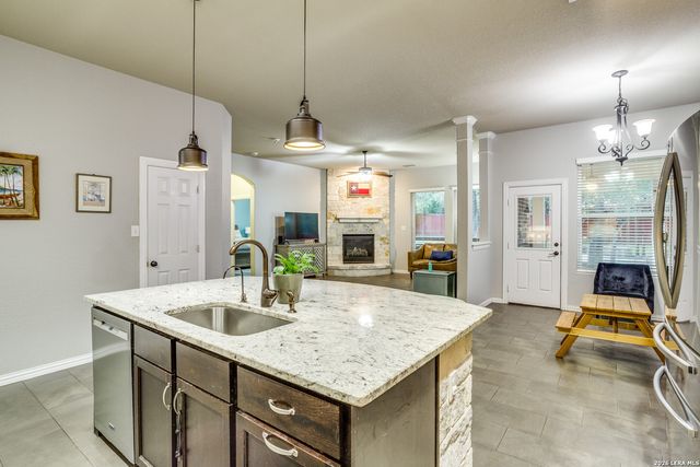 2143 Silent Fox, San Antonio, TX 78260