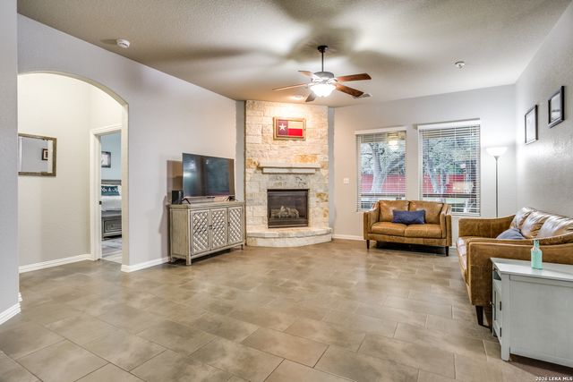 2143 Silent Fox, San Antonio, TX 78260