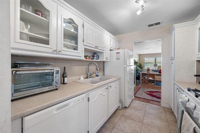 5217 81ST STREET N 16, St Petersburg, FL 33709