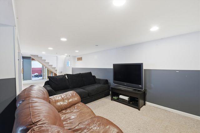 5457 N Monitor Avenue, Chicago, IL 60630