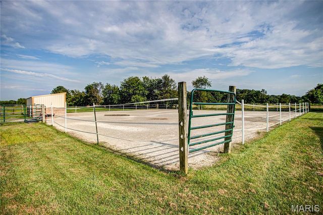 5878 Eaton Lane, Edwardsville, IL 62025