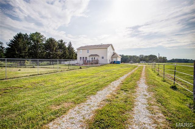 5878 Eaton Lane, Edwardsville, IL 62025