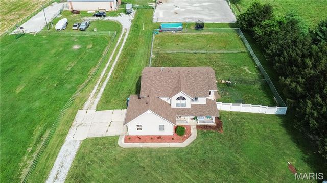 5878 Eaton Lane, Edwardsville, IL 62025