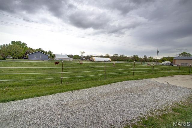 5878 Eaton Lane, Edwardsville, IL 62025