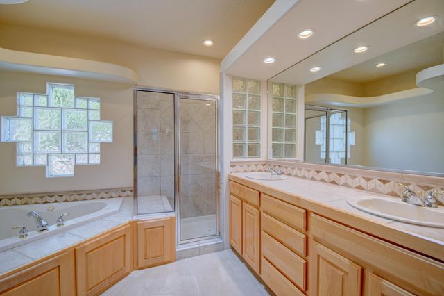 6624 High Ridge Place NE, Albuquerque, NM 87111