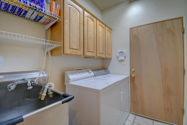 6624 High Ridge Place NE, Albuquerque, NM 87111