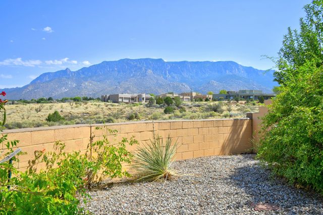 6624 High Ridge Place NE, Albuquerque, NM 87111