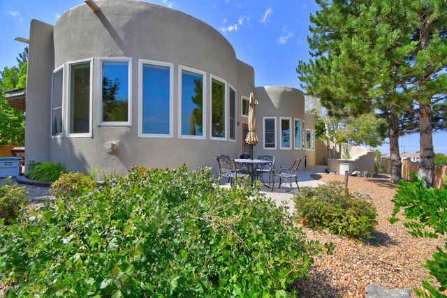 6624 High Ridge Place NE, Albuquerque, NM 87111