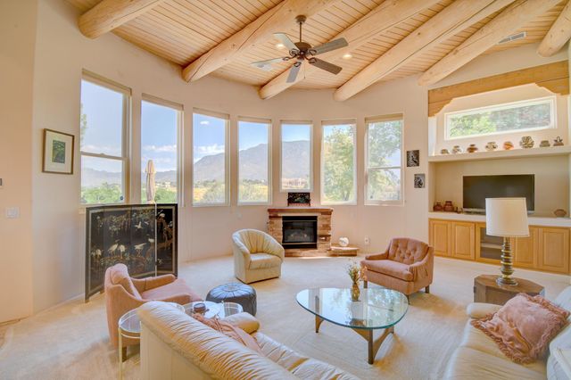 6624 High Ridge Place NE, Albuquerque, NM 87111