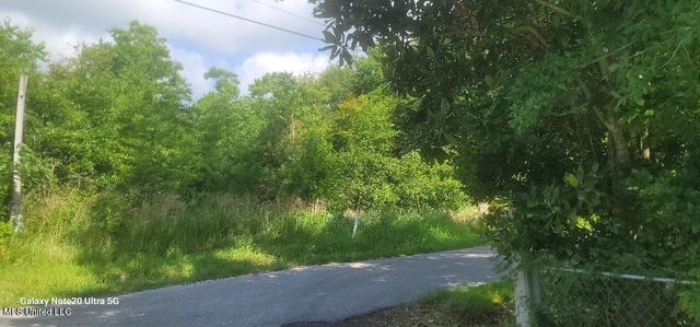 901 Wood Street, Waveland, MS 39576