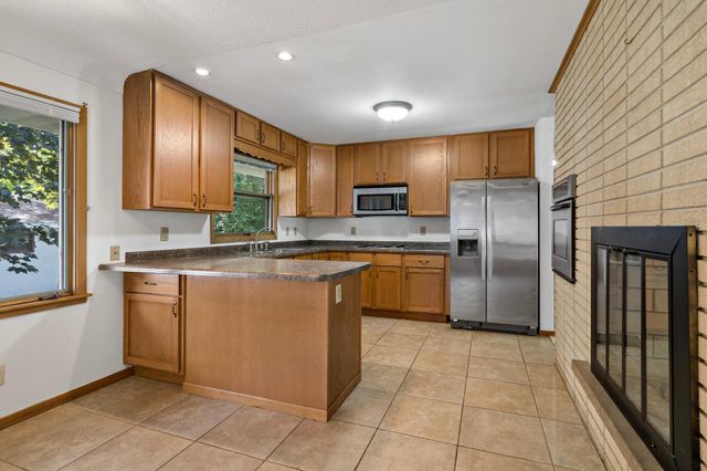 448 White Bear Avenue N, Saint Paul, MN 55106