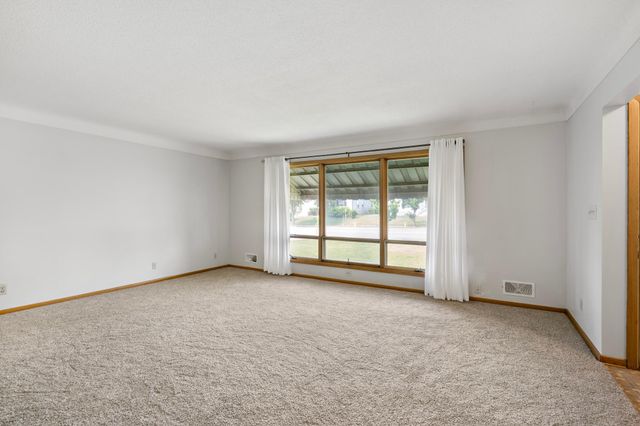 448 White Bear Avenue N, Saint Paul, MN 55106