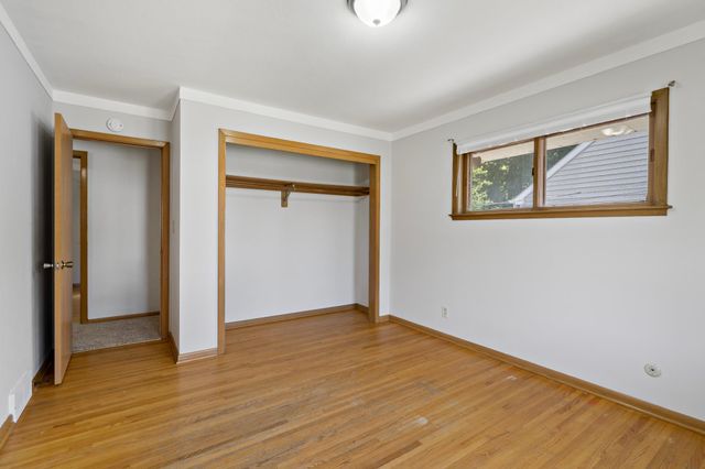 448 White Bear Avenue N, Saint Paul, MN 55106