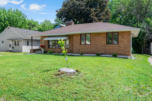 448 White Bear Avenue N, Saint Paul, MN 55106