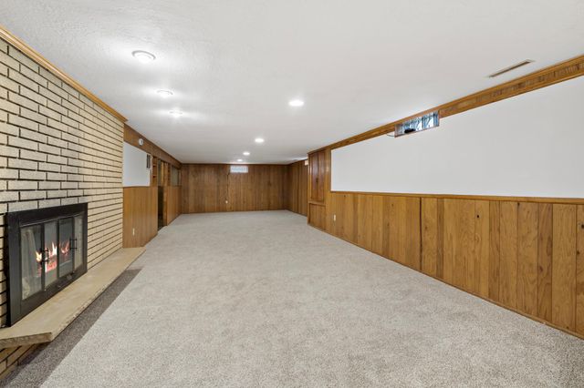 448 White Bear Avenue N, Saint Paul, MN 55106