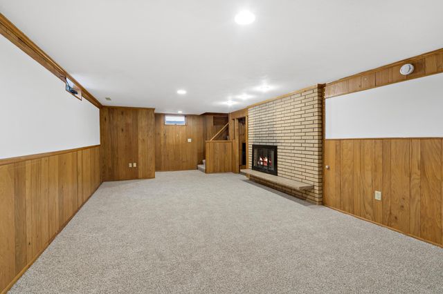 448 White Bear Avenue N, Saint Paul, MN 55106