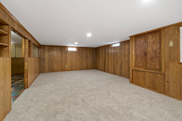 448 White Bear Avenue N, Saint Paul, MN 55106