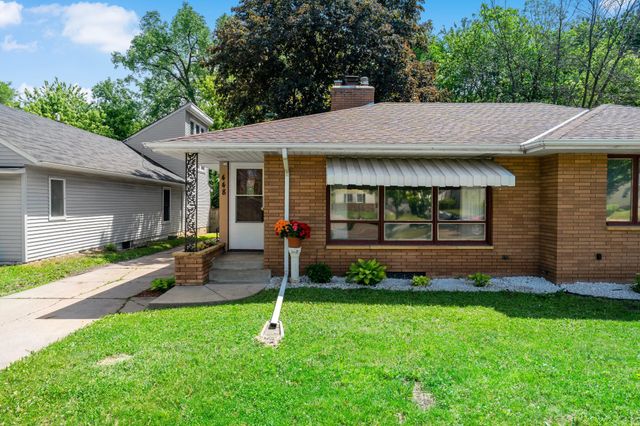 448 White Bear Avenue N, Saint Paul, MN 55106