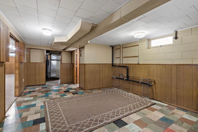 448 White Bear Avenue N, Saint Paul, MN 55106