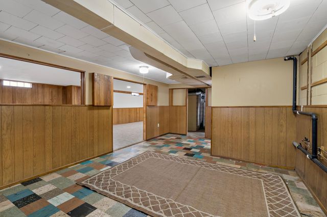 448 White Bear Avenue N, Saint Paul, MN 55106