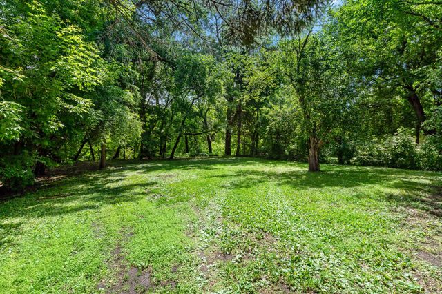 448 White Bear Avenue N, Saint Paul, MN 55106