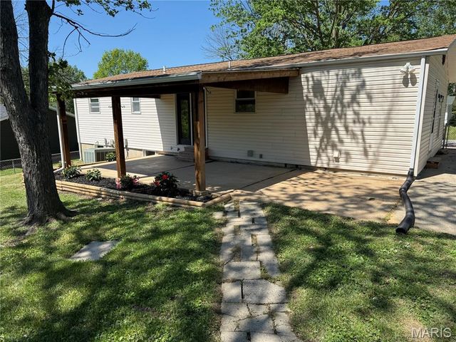 186 Green Acres Drive, Old Monroe, MO 63369