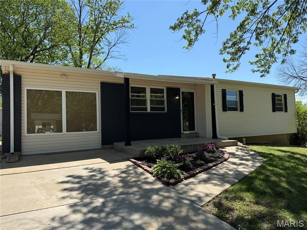 186 Green Acres Drive, Old Monroe, MO 63369