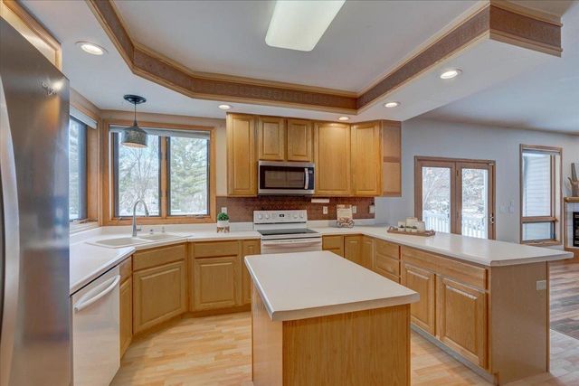 332 Harvard Drive, Deforest, WI 53532