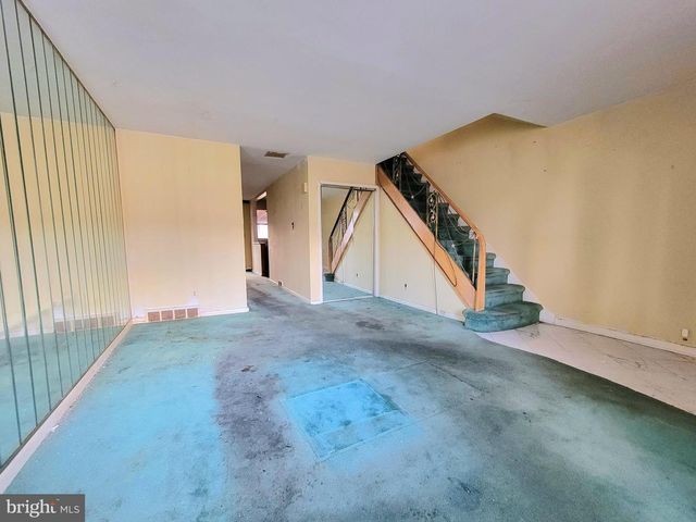 8602 RUGBY ST, Philadelphia, PA 19150