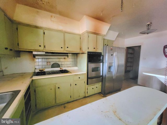 8602 RUGBY ST, Philadelphia, PA 19150