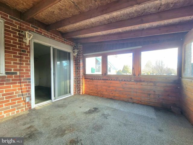 8602 RUGBY ST, Philadelphia, PA 19150