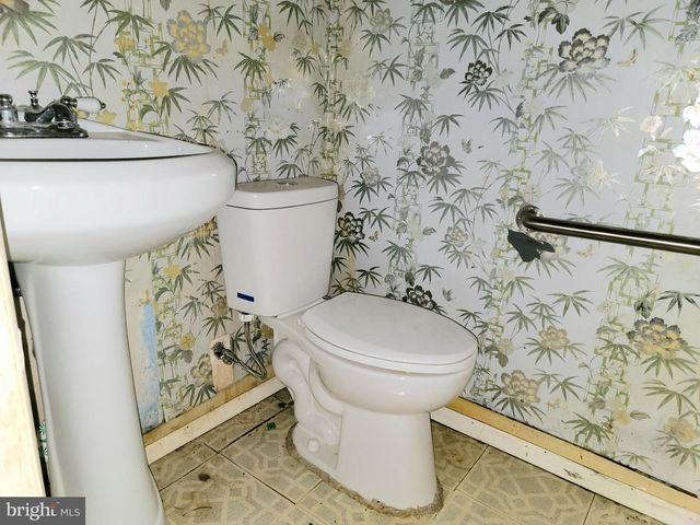 8602 RUGBY ST, Philadelphia, PA 19150