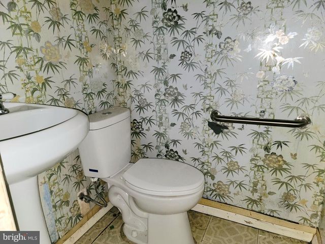 8602 RUGBY ST, Philadelphia, PA 19150