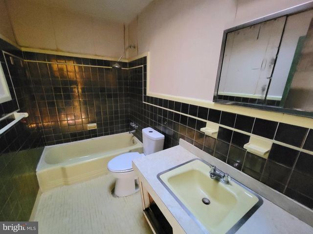 8602 RUGBY ST, Philadelphia, PA 19150