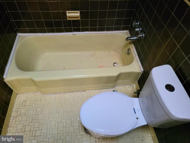 8602 RUGBY ST, Philadelphia, PA 19150