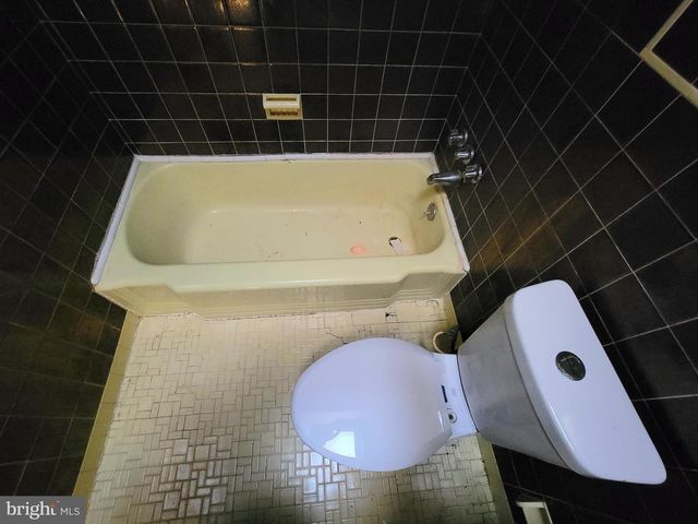 8602 RUGBY ST, Philadelphia, PA 19150