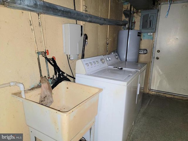 8602 RUGBY ST, Philadelphia, PA 19150