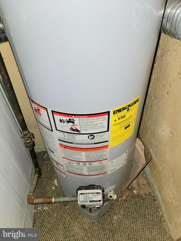 8602 RUGBY ST, Philadelphia, PA 19150