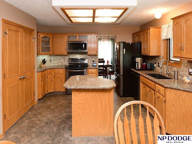 12321 Spencer Street, Omaha, NE 68164