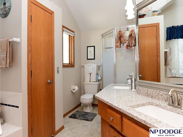 12321 Spencer Street, Omaha, NE 68164