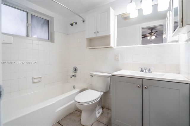 3049 NW 9th Ave 2, Wilton Manors, FL 33311