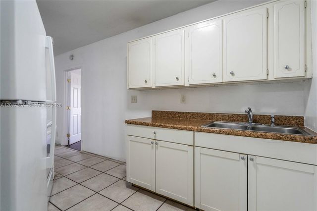 3049 NW 9th Ave 2, Wilton Manors, FL 33311