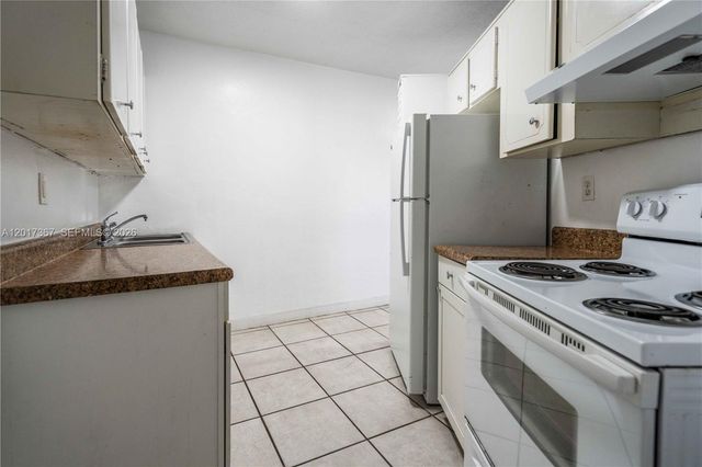 3049 NW 9th Ave 2, Wilton Manors, FL 33311
