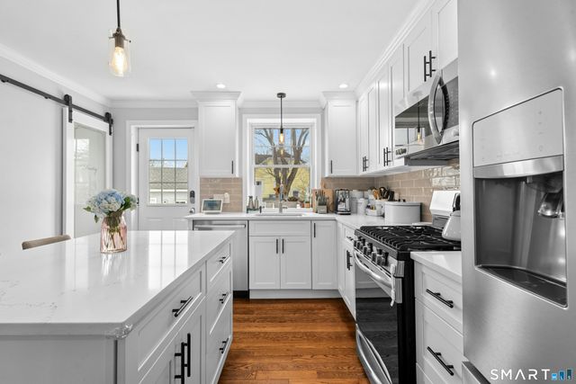 12 Reynolds Drive, Fairfield, CT 06824