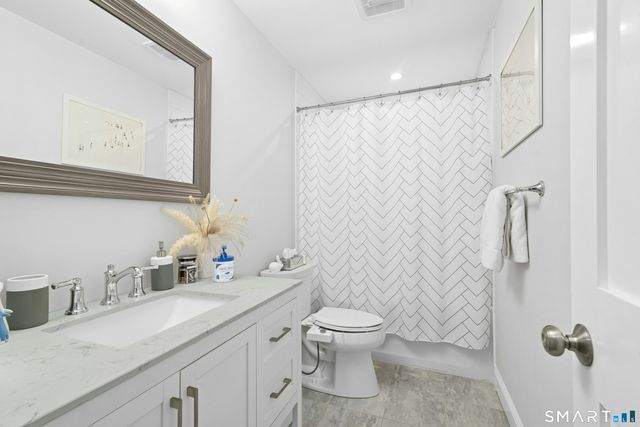 12 Reynolds Drive, Fairfield, CT 06824