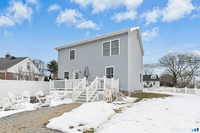 12 Reynolds Drive, Fairfield, CT 06824