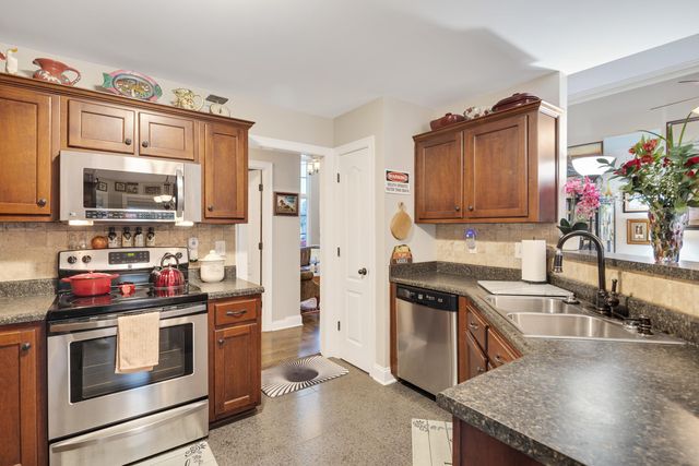 105 WHISPERING MEADOWS DR, Oakland, TN 38060