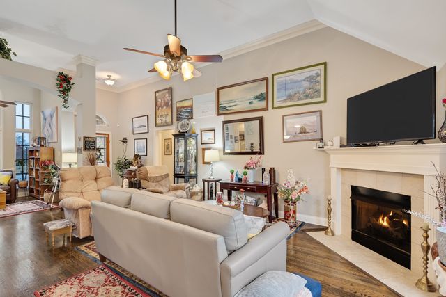 105 WHISPERING MEADOWS DR, Oakland, TN 38060