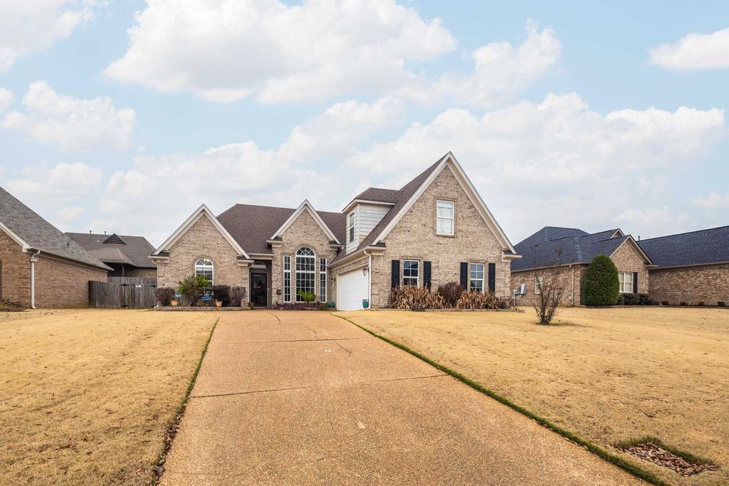 105 WHISPERING MEADOWS DR, Oakland, TN 38060