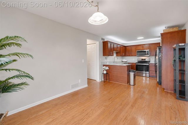 41633 Tera Lane, Novi, MI 48375